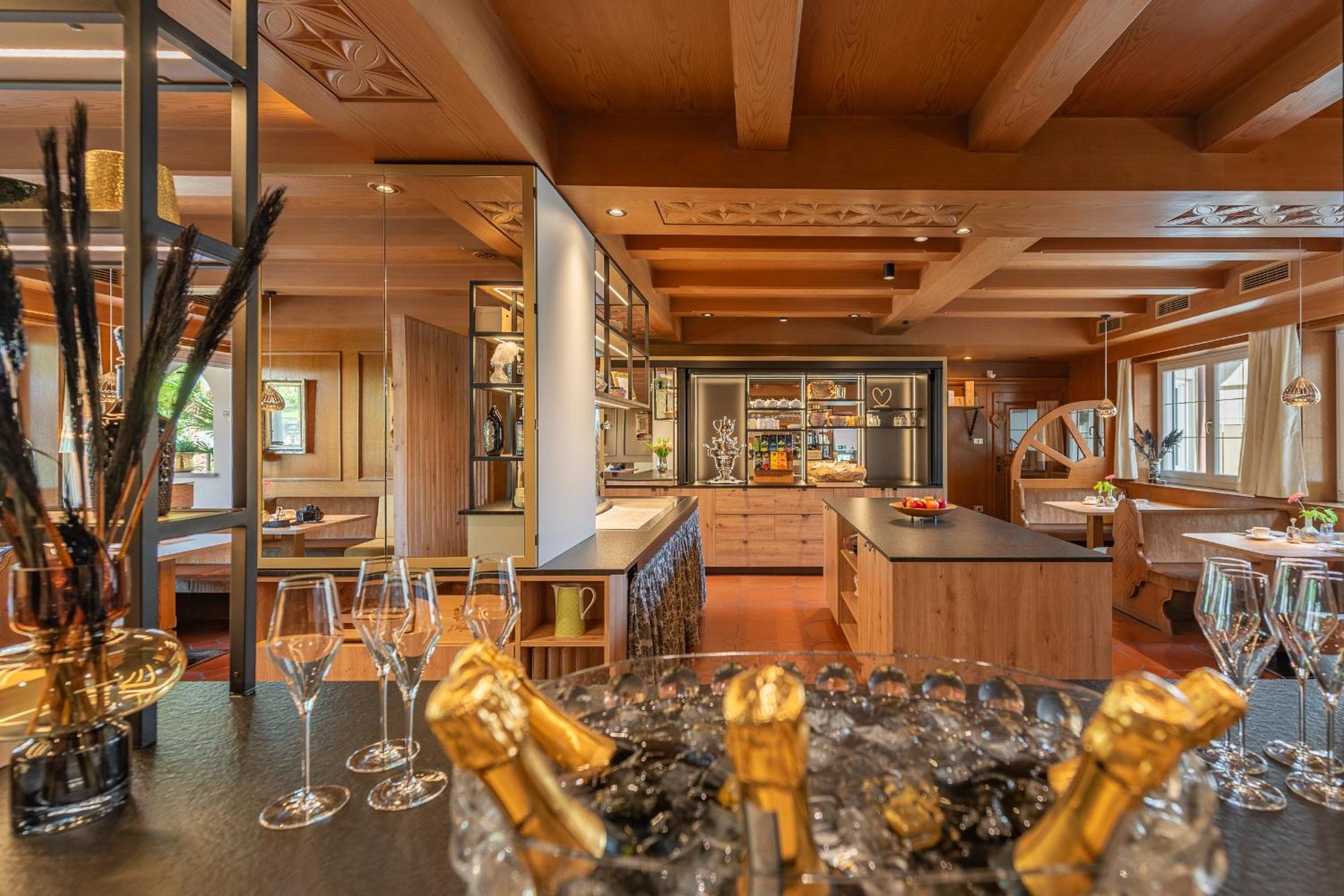 Tirolerin Garni Hotel Termeno Dış mekan fotoğraf